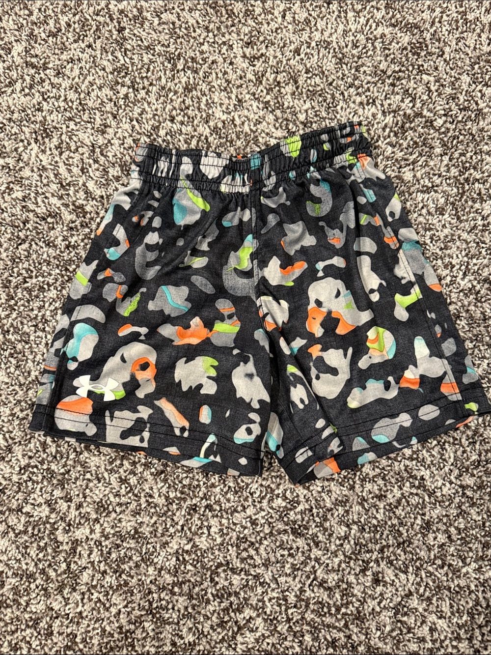 Under Armor 2T Boys Multicolorful Gray Athletic Shorts